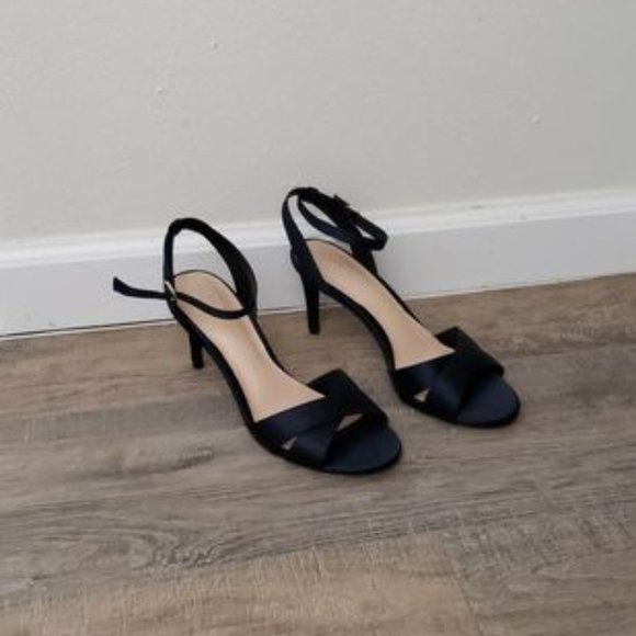 Kelly & Katie Navy sandals 7.5 - Picture 1 of 5